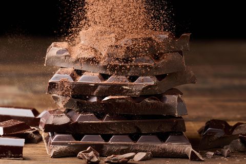 Lebensgefahr für Diabetiker:innen: Tafeln Schokolade gestapelt