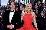Es ist ein Auftritt mit Seltenheitswert: Norman Reedus und Diane Kruger posen in Cannes gemeinsam für die Fotograf:innen. Ganz klassisch im roten Wow-Kleid von Oscar de la Renta macht vor allem Diane den roten Teppich zu ihrer Bühne. 
