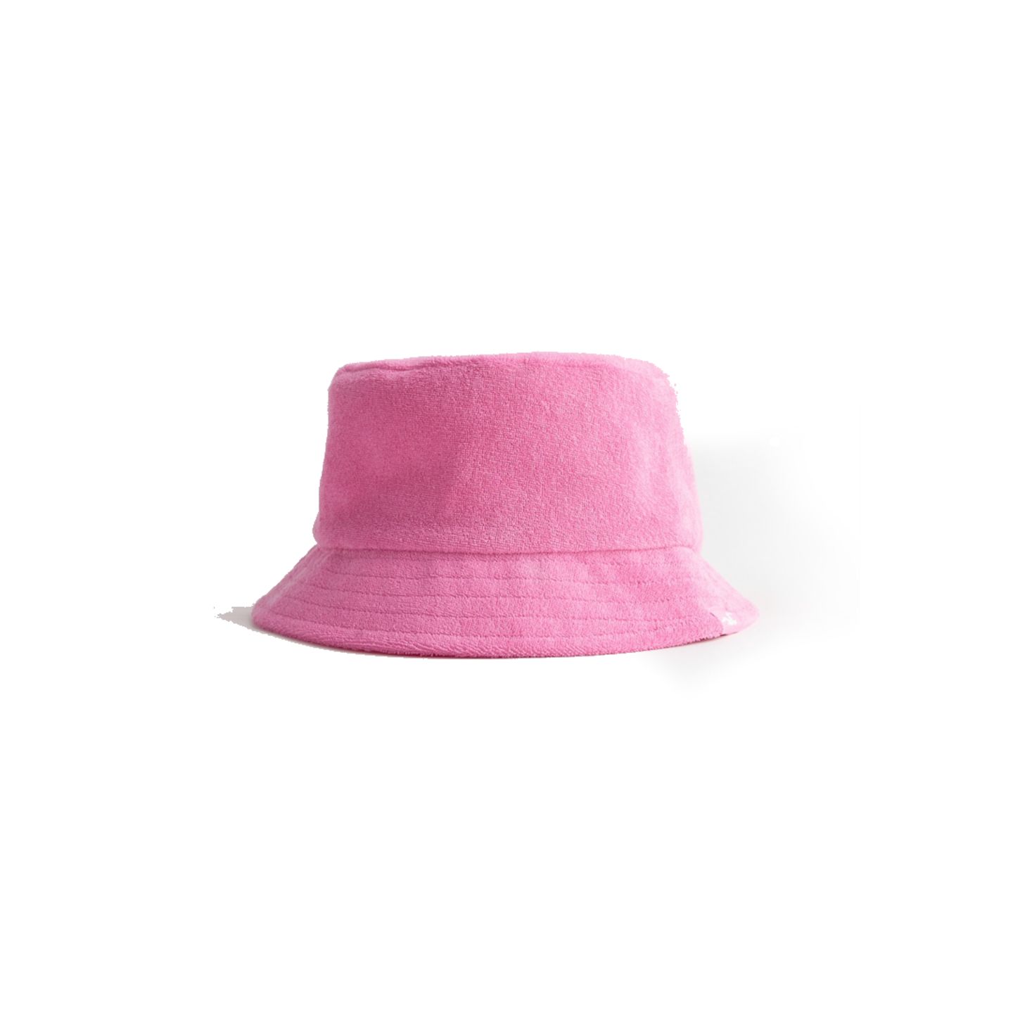Ein Bucket Hat oder eine Mütze ist nicht nur ein schönes Accessoire zu Deinem Urlaubs-Outfit, es schützt Dich auch noch zusätzlich vor der Sonne – also unbedingt ab in die Strandtasche damit! Über Hollister, ca. 25 Euro.