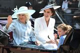 "Trooping the Colour"-Parade: Herzogin Kate und Herzogin Camilla in der Kutsche