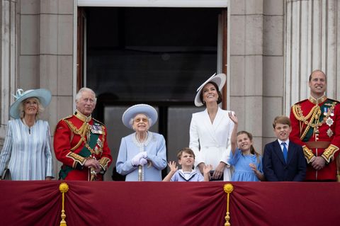 "Trooping the Colour"-Parade: Die Königsfamilie auf dem Balkon