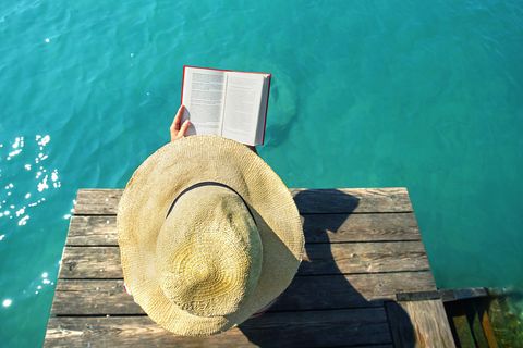 Urlaubslektüre: Diese 5 Bücher nehmen wir mit auf Reisen
