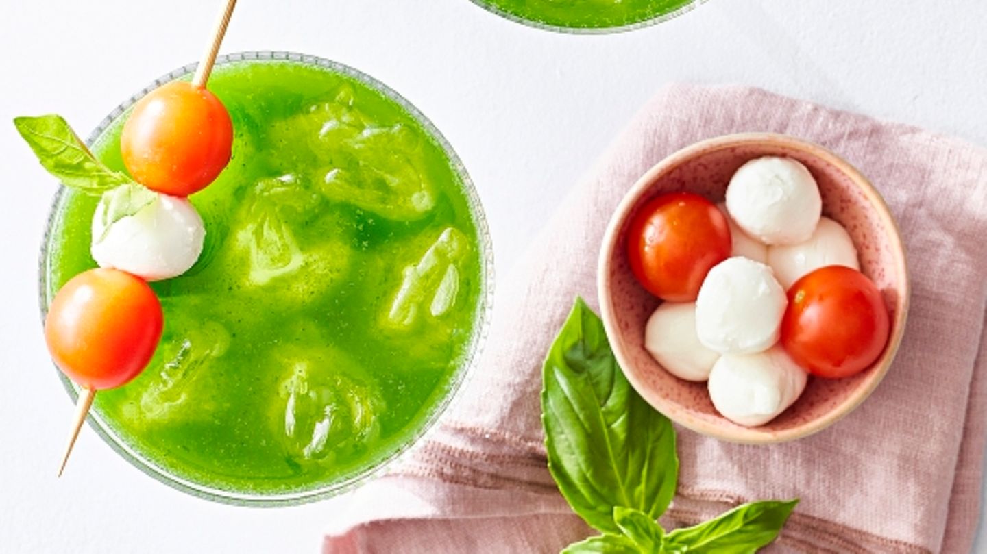 GinCapreseCocktail mit Balsamico BRIGITTE.de