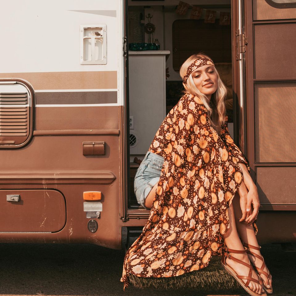 Hippie Look: Frau mit Hippie Kleid