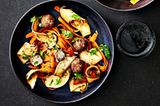 Kräuterseitling-Möhren-Salat mit Ziegenkäse-Praline