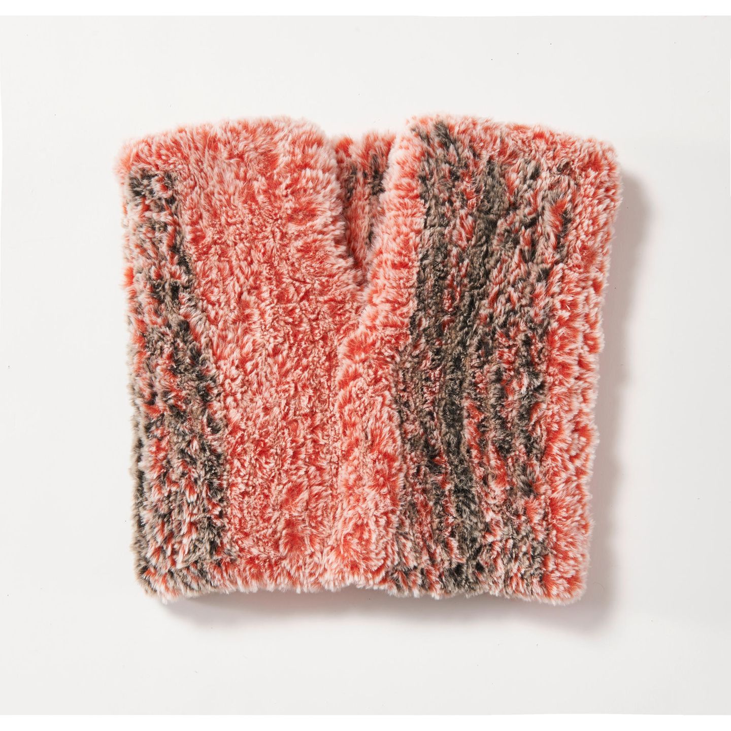 Fake-Fur-Kragen stricken: ein Kragen aus rötlicher Wolle