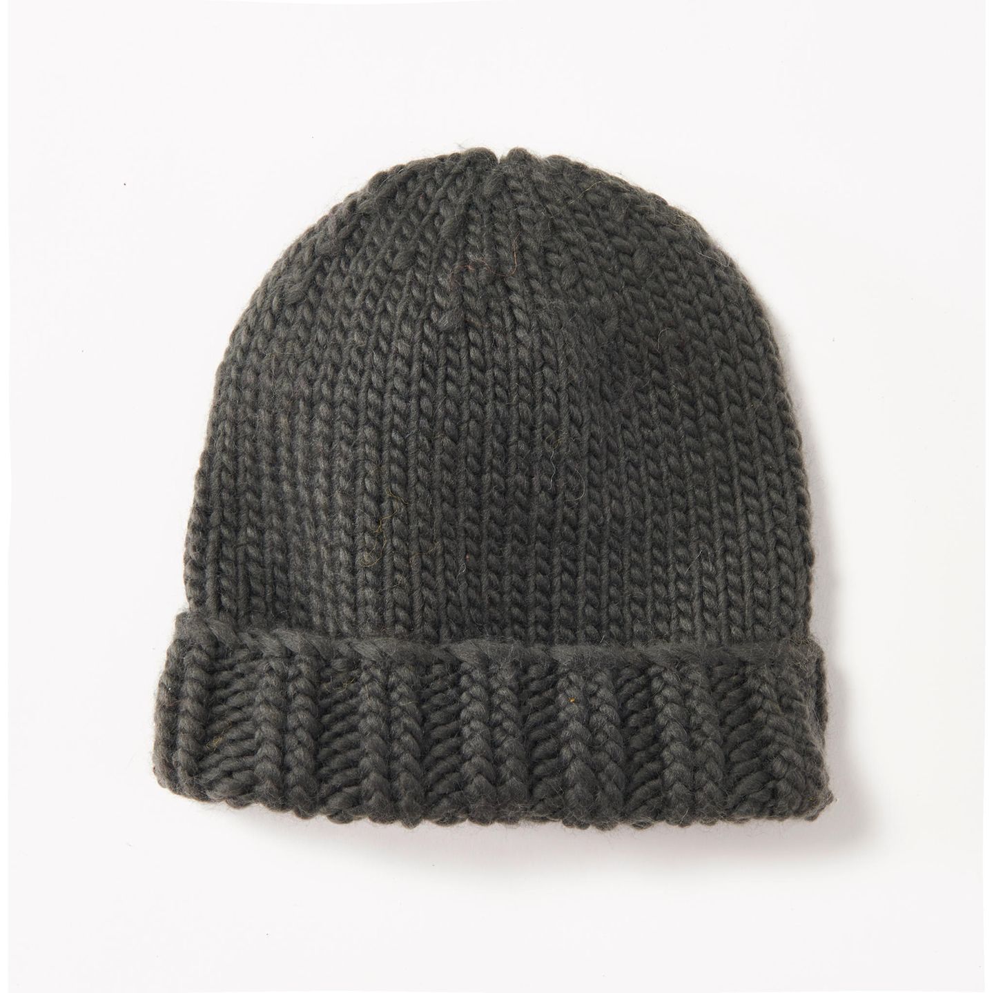 Mütze mit Bund stricken: eine Mütze aus dunkler Wolle