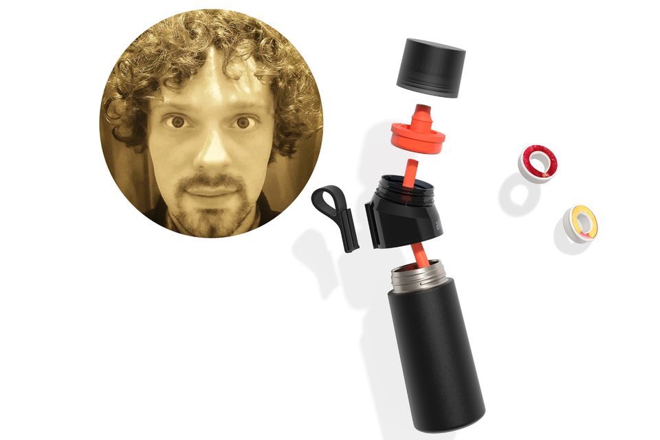 Die Trinkflasche von air up hat eine Menge Stil – geschmacklich wäre ein bisschen mehr drin gewesen, findet Redakteur Christian Die Trinkflasche von air up hat eine Menge Stil – geschmacklich wäre ein bisschen mehr drin gewesen, findet Redakteur Christian