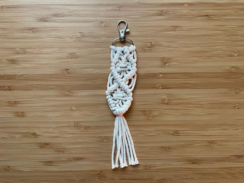 Makramee Schlüsselanhänger: Einfache Anleitung | BRIGITTE.de