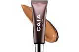 Ich habe eine Schwäche für Bronzer, aber flüssige Bronzer habe ich bisher noch nicht so viele in meiner Sammlung. Ganz neu eingezogen ist der Liquid Bronzer von Caia Cosmetics in der Farbe "Cape Town". Die Konsistenz ist nicht zu flüssig und nicht zu dick, er ist sehr pigmentiert (also aufpassen!) aber lässt sich sehr natürlich in die Haut einarbeiten. Ich nutze dazu den passenden Liquid Bronzer Blush von Caia. Egal ob mit oder ohne Foundation – dieses Produkt lässt mich aussehen, als wäre ich gerade im Urlaub gewesen. Für rund 26 Euro erhältlich.  Friederike, stellv. Head of Beauty & Fashion