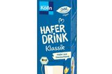Seit ich vor zwei Jahren auf pflanzliche Milch umgestiegen bin, habe ich immer nach der perfekten Alternative zur Kuhmilch gesucht. Es kristallisierte sich schnell heraus, dass ich auf Hafer umstellen werde und dann lief mir der Haferdrink von Kölln über den Weg. Seitdem ist dieser Drink nicht mehr aus meiner Küche wegzudenken. Ob im Porridge, Tee, Kuchen oder zu Cerealien schmeckt er einfach wunderbar. Mein Geheimtipp für alle Haselnusslikör-Fans: Mischt euch mal einen Longdrink mit Eiswürfeln, kaltem Kölln Haferdrink und 4 cl Haselnussschnaps – mmhhhm, das ist soo lecker! In der 1-Liter-Packung für etwa 2,19 Euro erhältlich.  Vivi, Food-Redakteurin