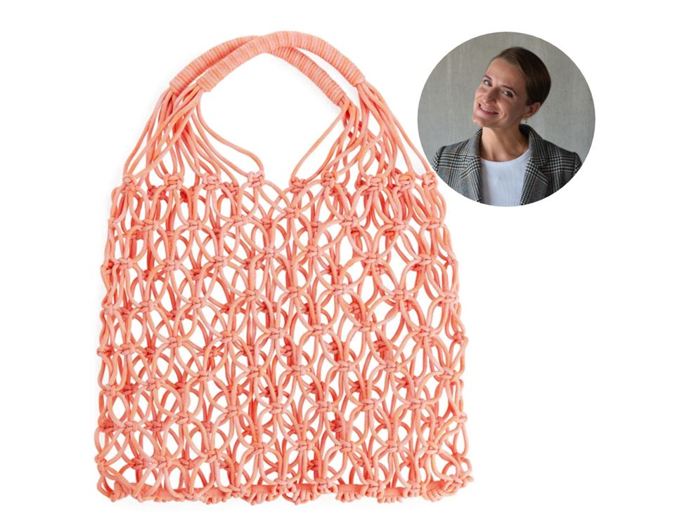 Anna-Lisa setzt im Sommer auf korallefarbenes Netz