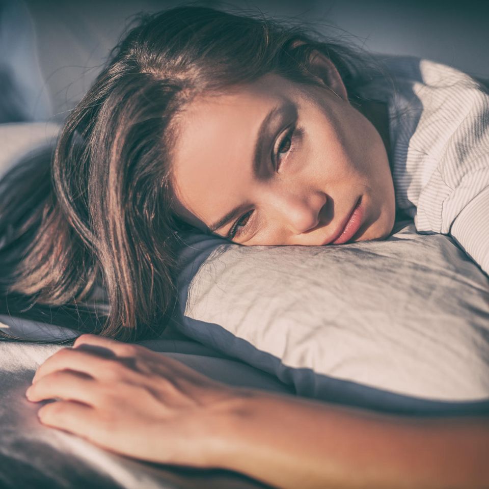 Frau hat schlecht geschlafen: Sleep Perception Gap