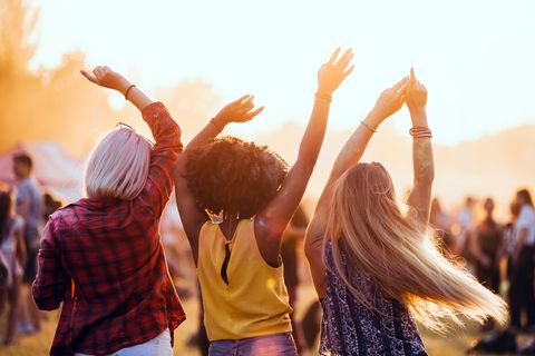 Summervibes: In diesen Looks bist du der Hingucker beim nächsten Open-Air-Event