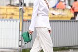 Spotted: Caro Dauer in einem All-White-Look