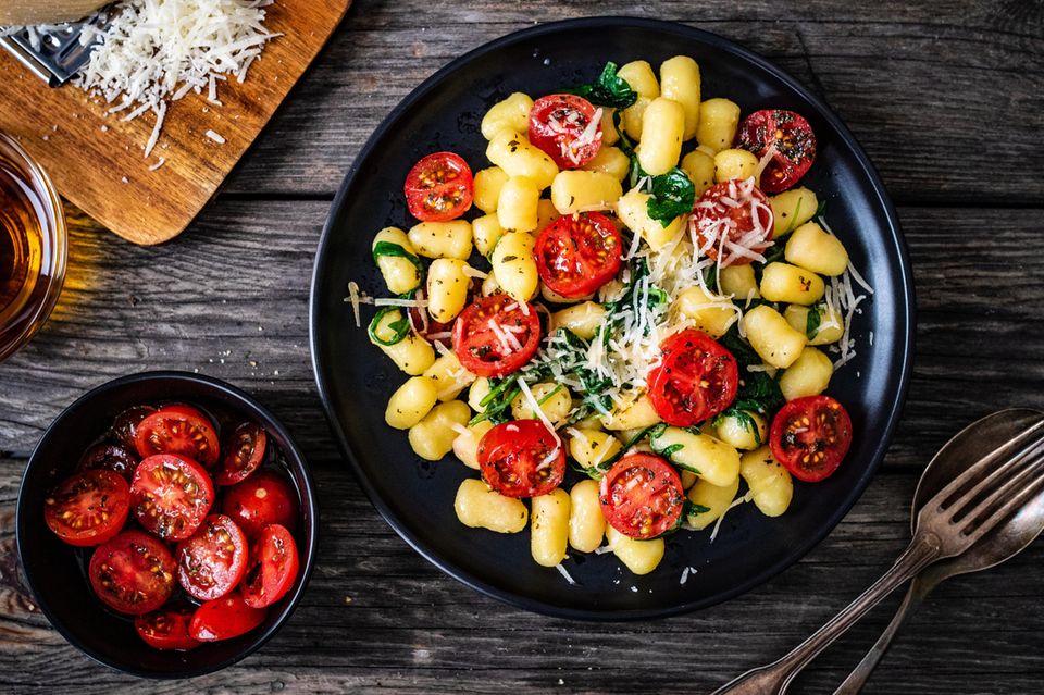 Gambas mit Paprika und Spinat | BRIGITTE.de