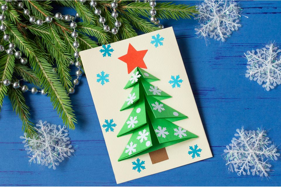 Weihnachtskarten basteln: Weihnachtskarte mit Tannenbaum