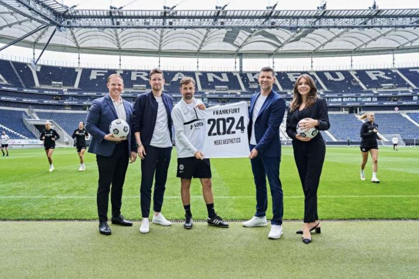 Merz Aesthetics wird offizieller Partner der Profi-Fußball Frauen von Eintracht Frankfurt 
