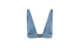 Dieses süße Denim Bralette von Prada war eines der Sommer-Highlights der bekannten Fashion-Influencer:innen. Kein Wunder, schließlich lässt es sich super cool mit Jeans und anderen Stoffen kombinieren. Von Prada, etwa 500 Euro.