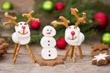 Weihnachtsdeko selber basteln: Rentiere aus Marshmallows