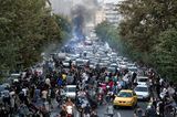 Proteste im Iran: Protestzug auf den Straßen Teherans