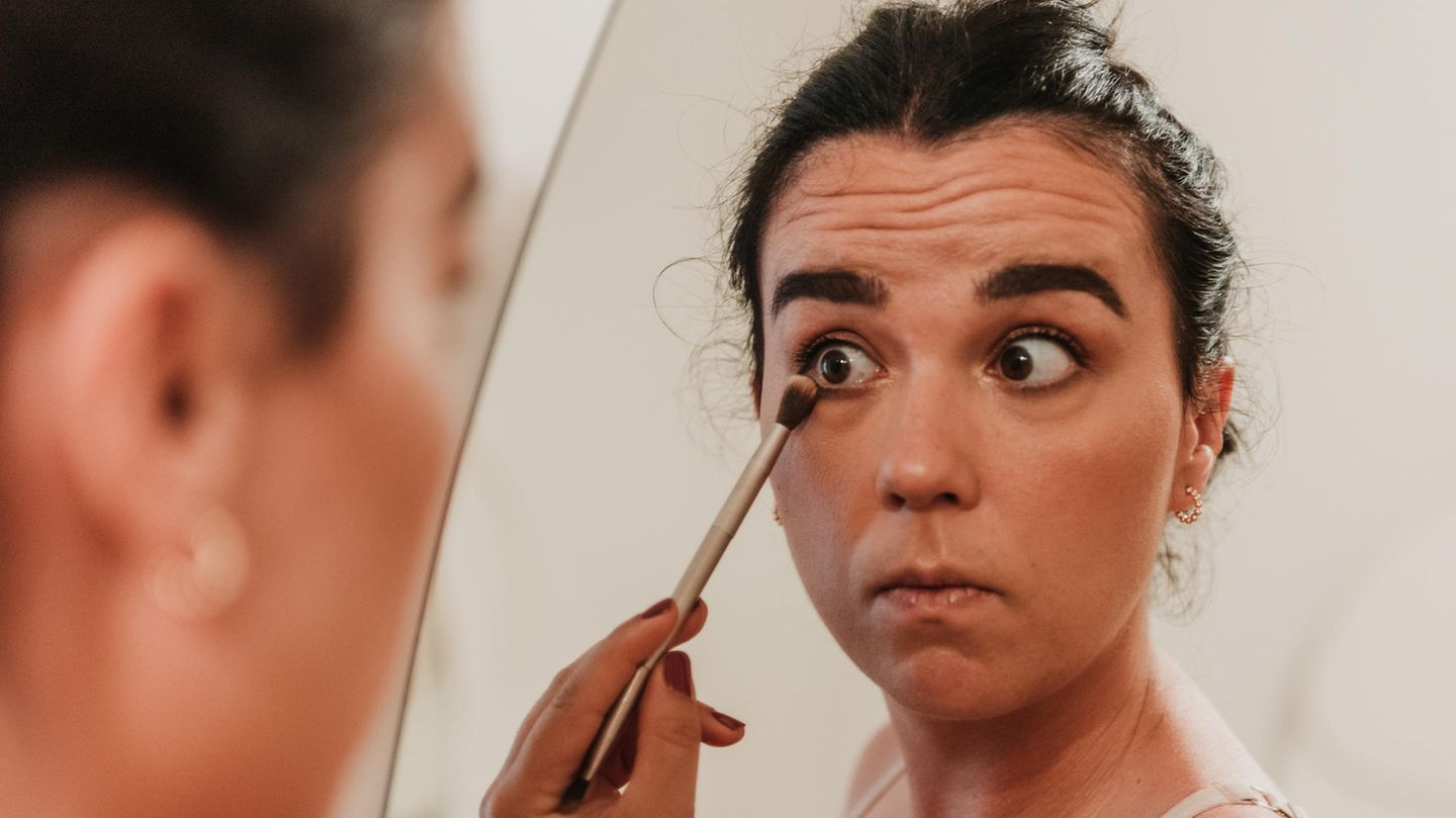 Make-up-Fehler-3-Make-up-Fehler-die-dich-lter-aussehen-lassen-als-du-bist