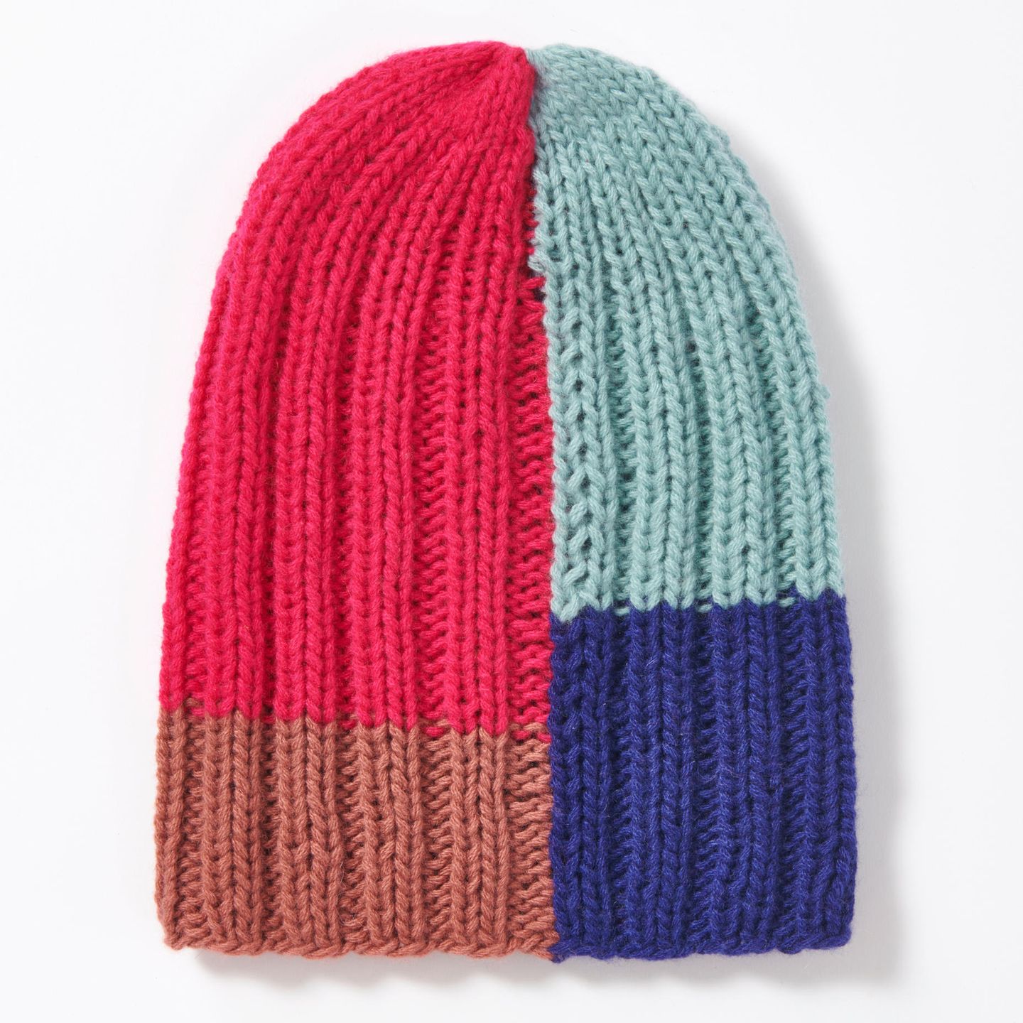 Color-Block-Mütze stricken: dreifarbige Mütze