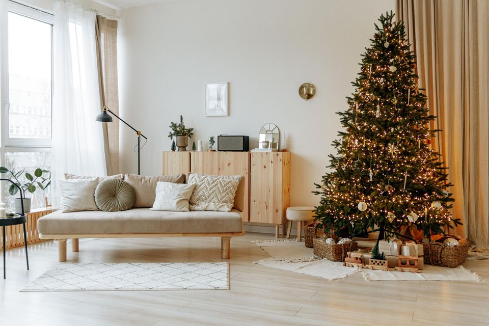 Weihnachtsbaum kaufen: Geschmückter Weihnachtsbaum