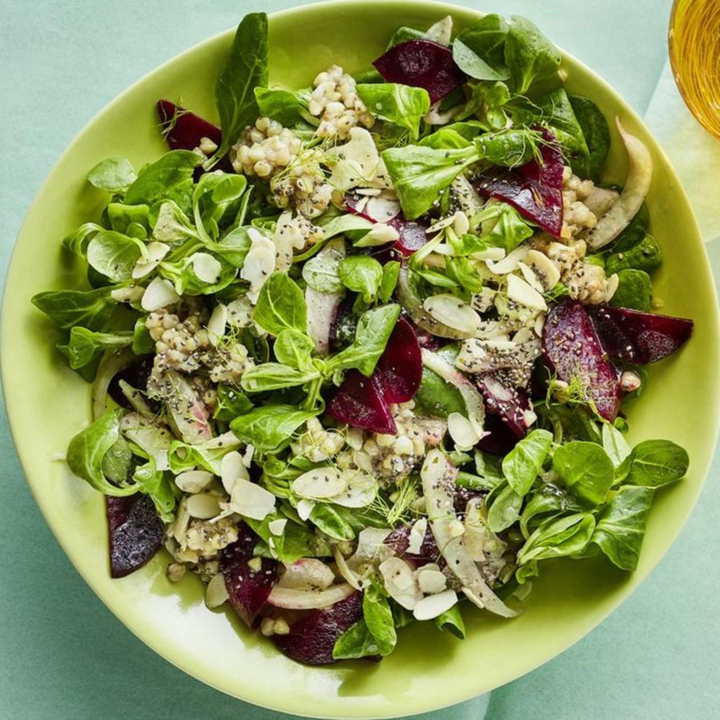 Fenchel-Feldsalat mit Buchweizen und Roter Bete