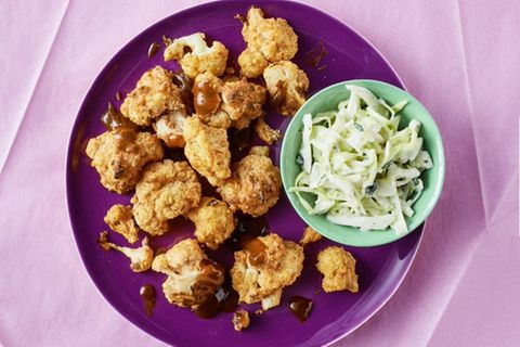 Blumenkohl-Wings mit Krautsalat