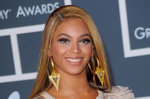 Beyoncé mit Hair Tinsel