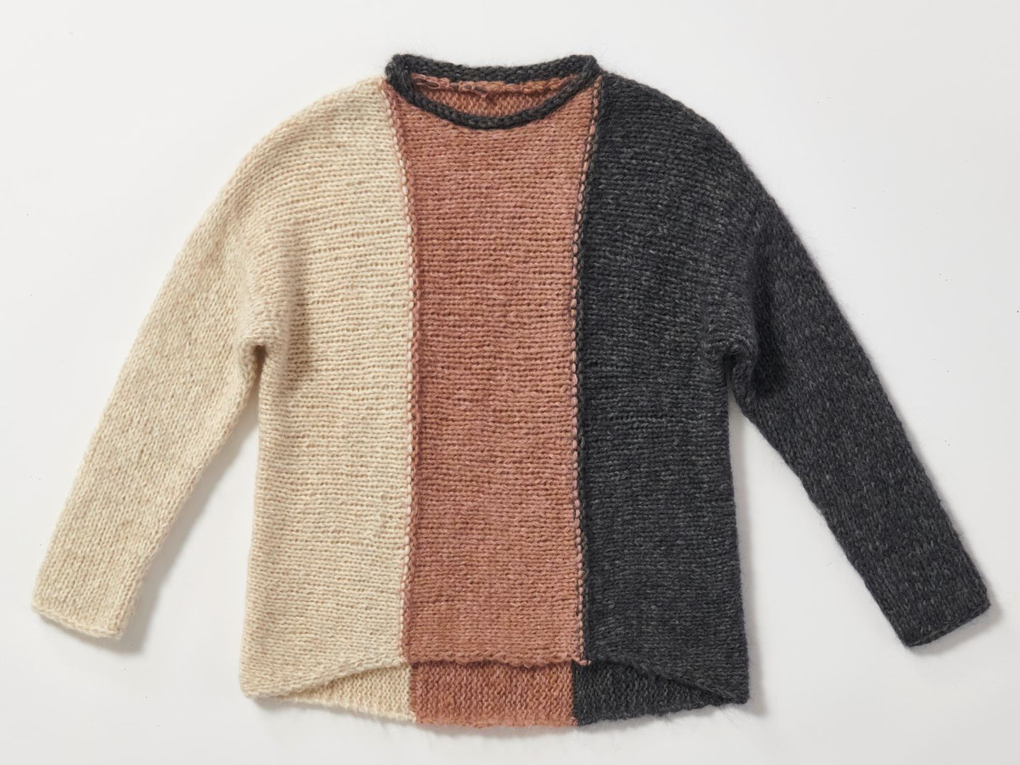 Quergestrickten Pullover dreifarbig stricken: Strickpullover mit drei Farben