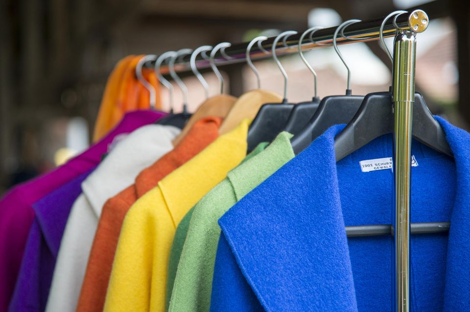Trend 2023: Farben, die nicht in deiner Garderobe fehlen dürfen