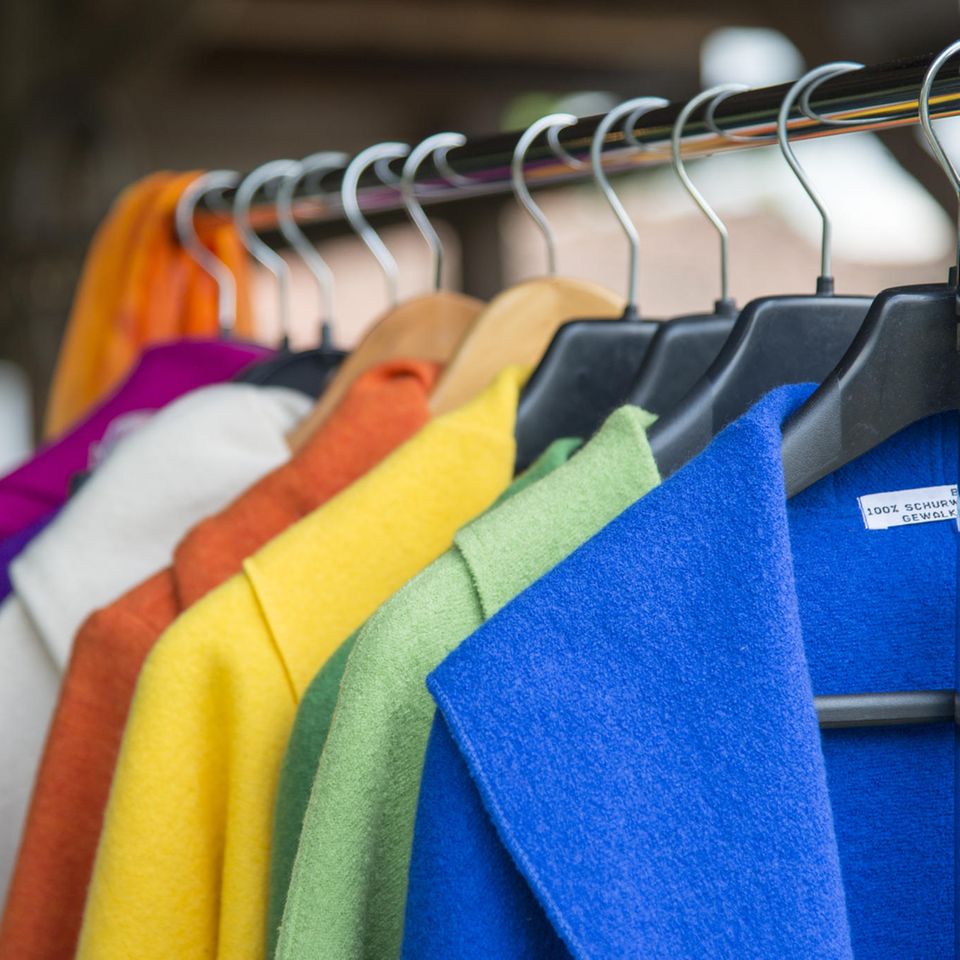 Trend 2023: Farben, die nicht in deiner Garderobe fehlen dürfen