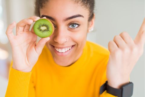 Wir tun unserem Körper viel Gutes, wenn wir täglich Kiwi essen