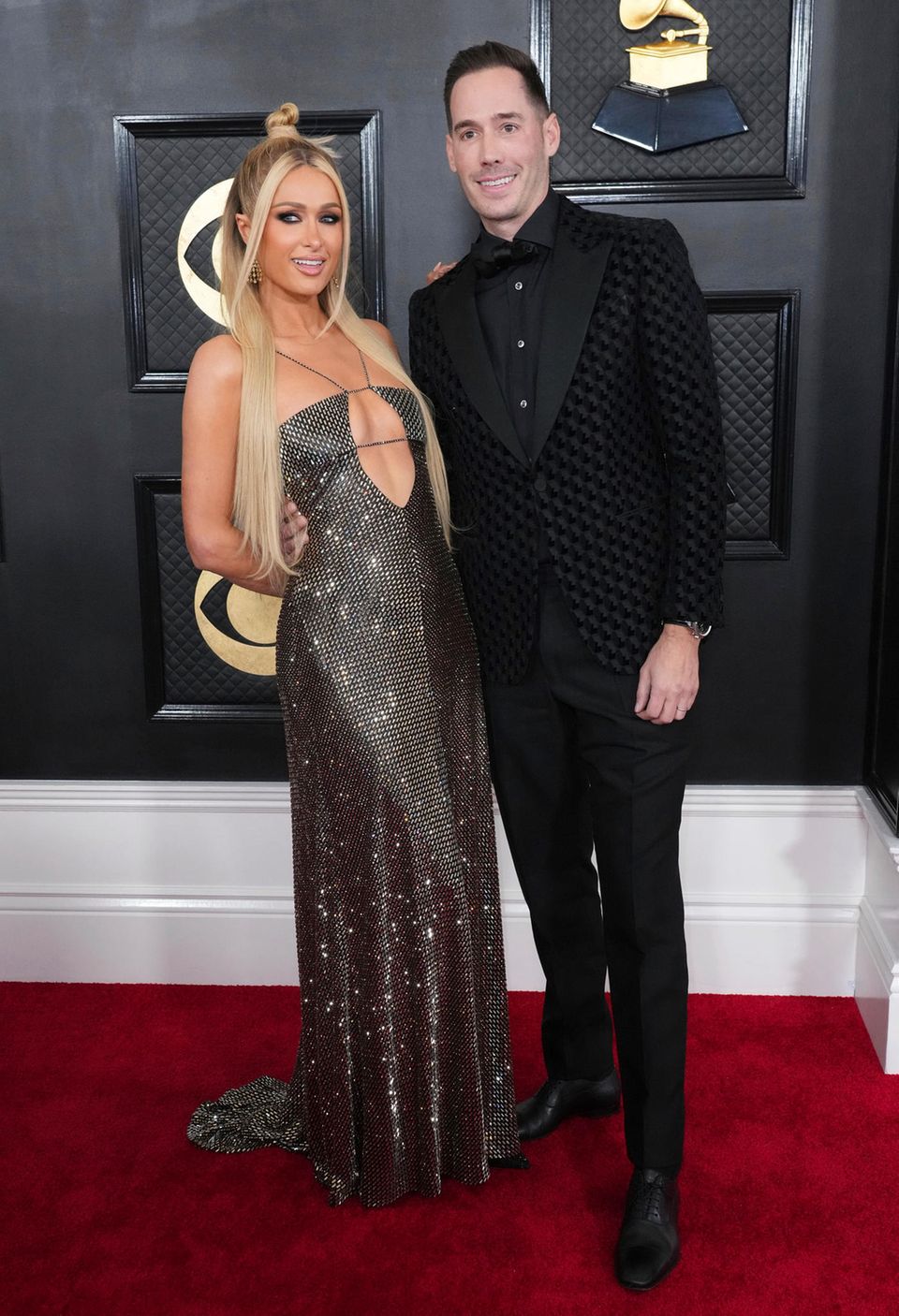 Gerade erst Eltern geworden, gönnen sich Paris Hilton und Carter Reum bei den Grammys eine glamouröse Style-Night.