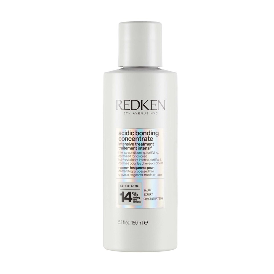 Die neue Produktreihe von Redken setzt auf Zitronensäure zur Stärkung der Haare von innen. Das Pre-Treatment ist besonders hoch konzentriert: Acidic Bonding Concentrate Treatment, 100 ml kosten rund 28 Euro.