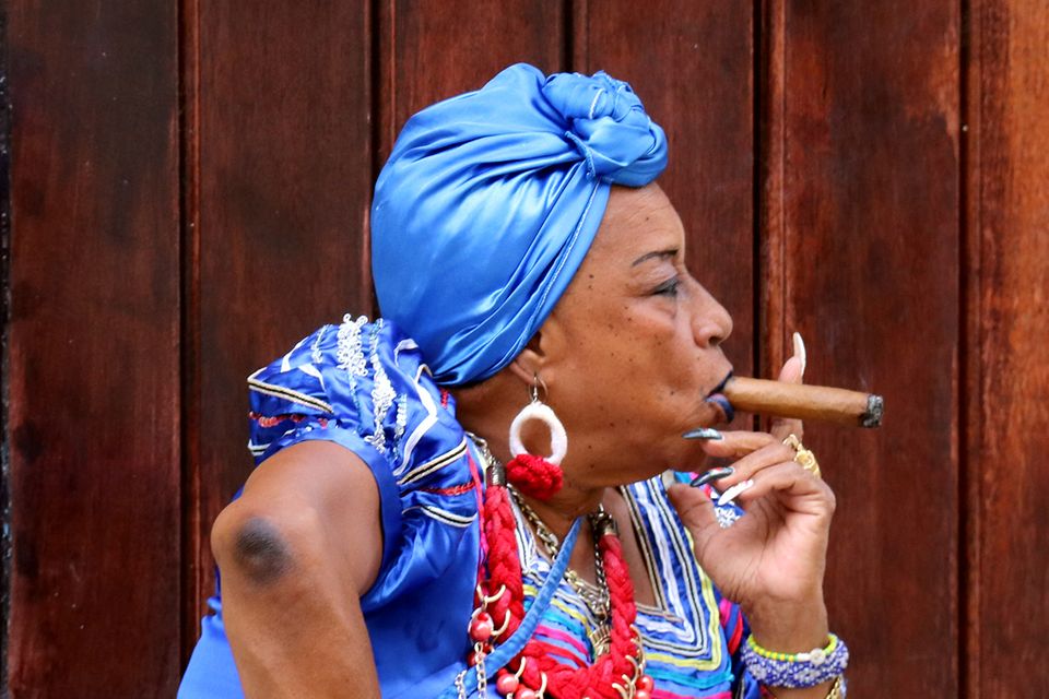 "The woman with the cigar" – die Frau mit der Zigarre von Charlotte Molis
