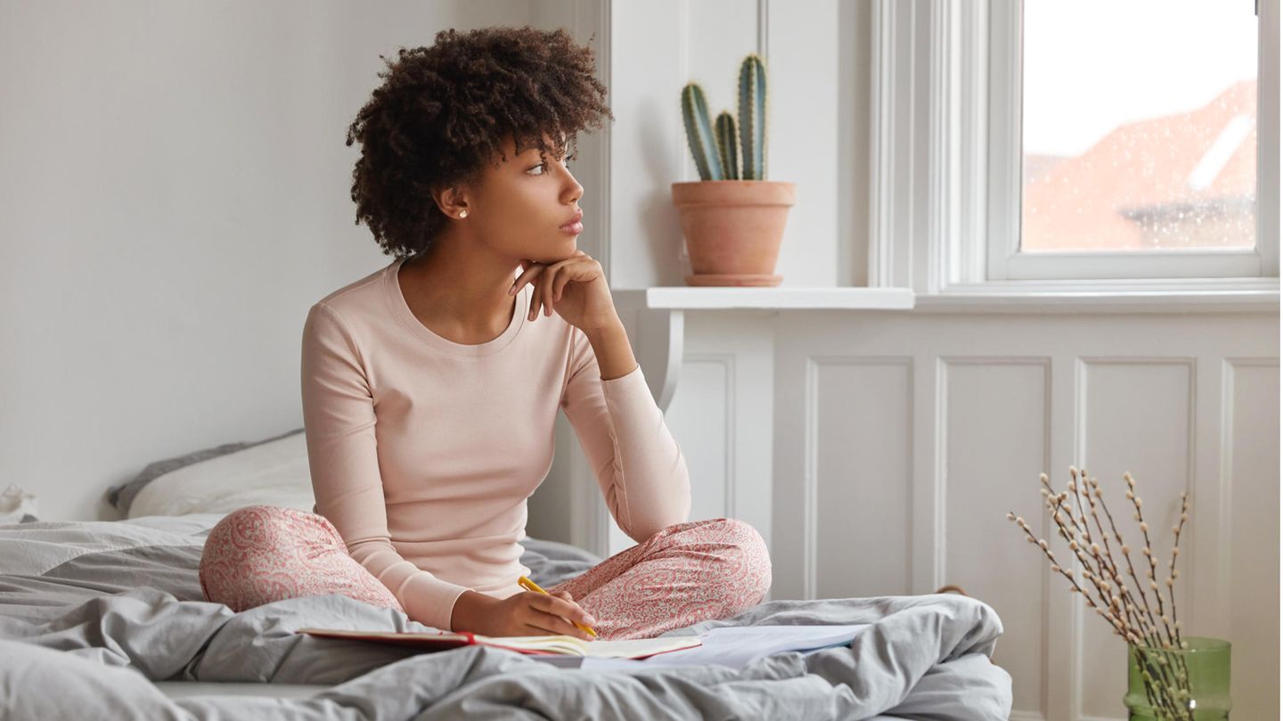 Psychologie-Daran-erkennst-du-dass-du-an-emotionaler-L-hmung-leidest