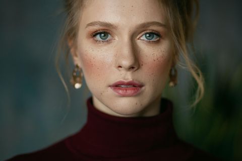Portraitfoto einer jungen Frau