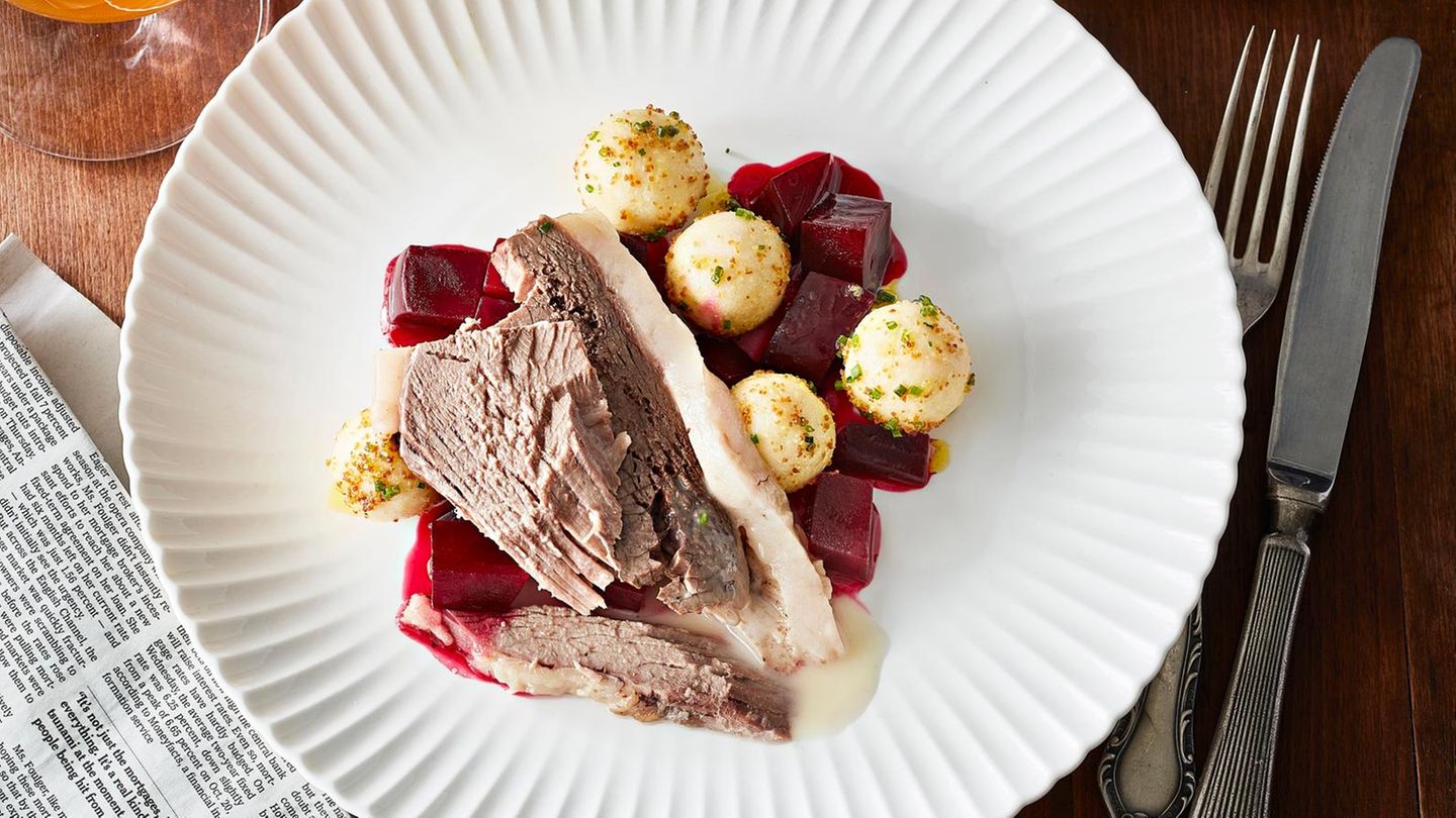 Tafelspitz mit Rote Bete und Grießklößchen | BRIGITTE.de