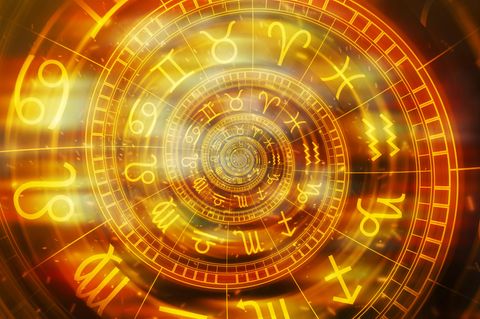 Horoskop: Die Sternzeichensymbole in einem Kreis