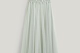 Es muss nicht immer Weiß sein! Wer mit der Farbe des Brautkleides etwas wagen möchte, der sollte zu dem Fit & Flaire Kleid von C&A greifen. Es bezaubert durch seinen Pastell-Grün-Ton und lässt sich dank Schnürungen am Rücken individuell anpassen. Von C&A, kostet ca. 160 Euro. 