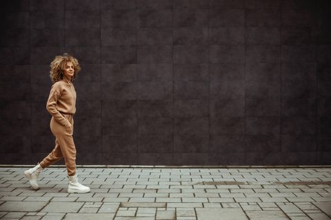 Psychologie: Eine Frau geht spazieren