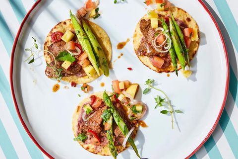 Rindfleisch-Tacos mit Spargel-Salsa