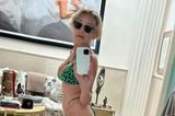 Sharon Stone hat nichts zu verstecken. Die Schauspielerin ist "bereit für den Sommer", wie sie auf Instagram verkündet – und streckt passend dazu ihr Hinterteil im knappen Bikini in die Kamera. Grüner Leomuster-Bikini, coole Sonnenbrille, top Ausstrahlung – bei Sharon Stone passt einfach alles.