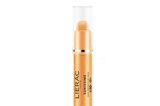Dieser Anti-Aging-Sonnenschutz kommt als praktischer Stick! Der "Sunissime Protective" verfügt über den Lichtschutzfaktor 50 und arbeitet so gegen Sonnenschäden; von Pigmentflecken, Falten bis zum Spannkraftverlust. Das praktische Design ermöglicht einen einfachen und gezielten Auftrag. Von Lierac, kostet ca. 25 Euro. 