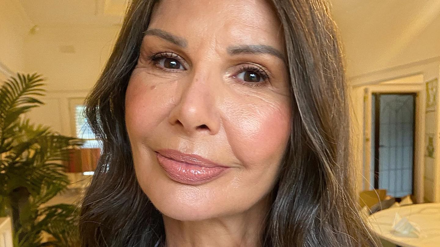 Make-up-fixieren-f-r-reife-Haut-3-Arten-die-Foundation-zu-fixieren-ohne-dass-sie-trocken-aussieht