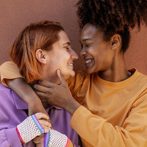 Omnisexuell: Verliebtes, lesbisches Paar