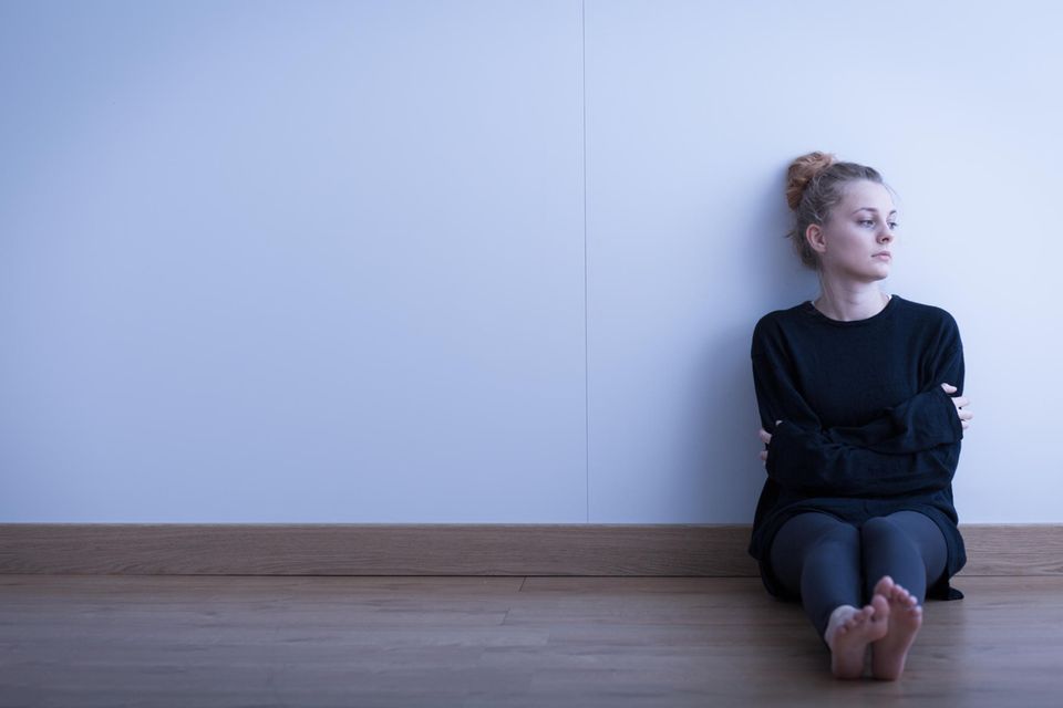Beziehung: Eine nachdenkliche Frau